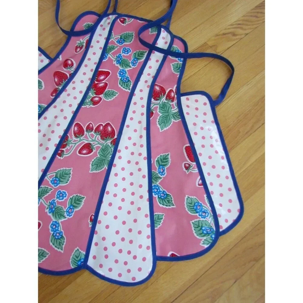 Retro Oilcloth Apron Strawberry Polka Dot Motif Limited Edition Print Excellent